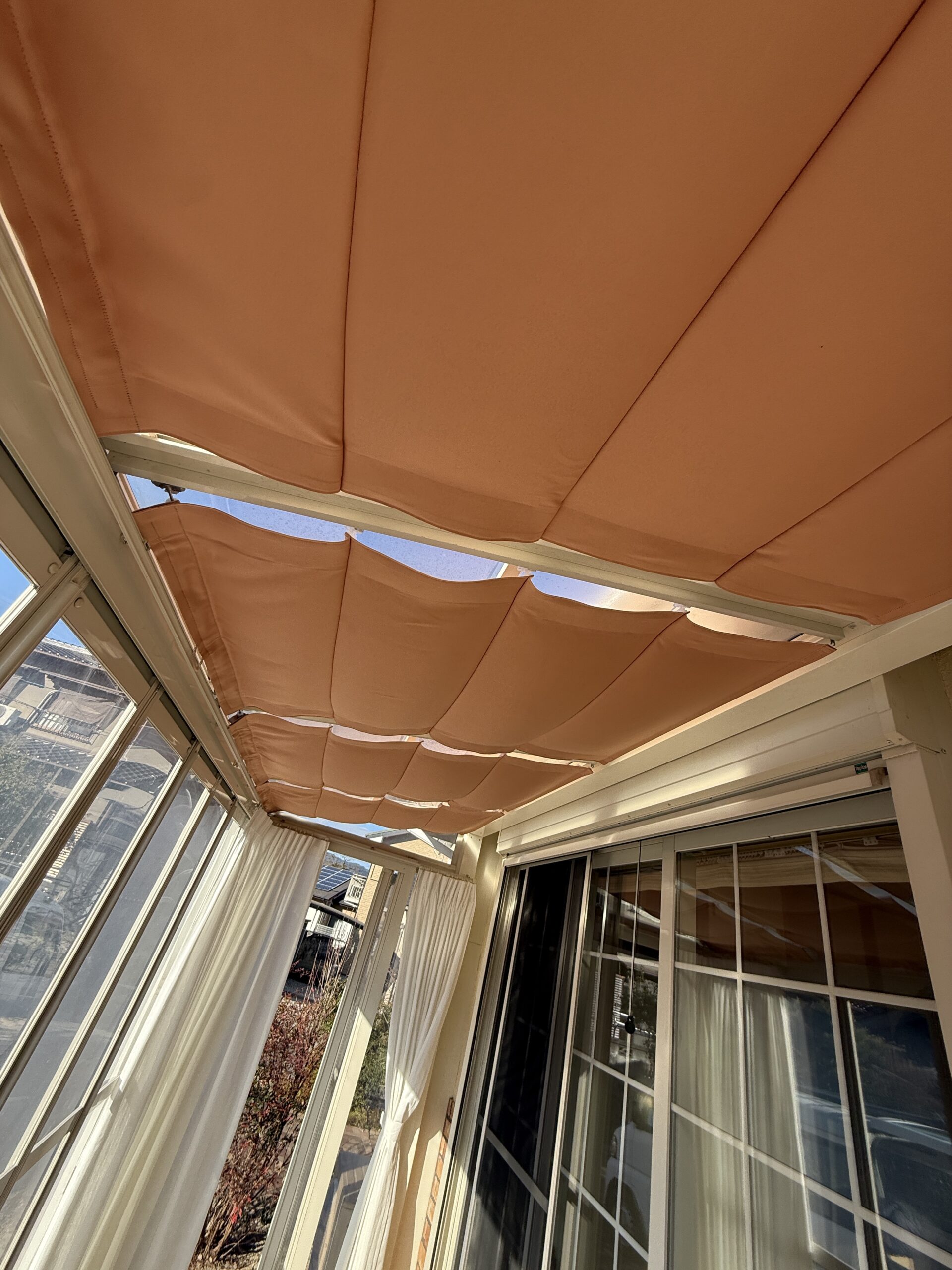 テラス　天井　布の写真2