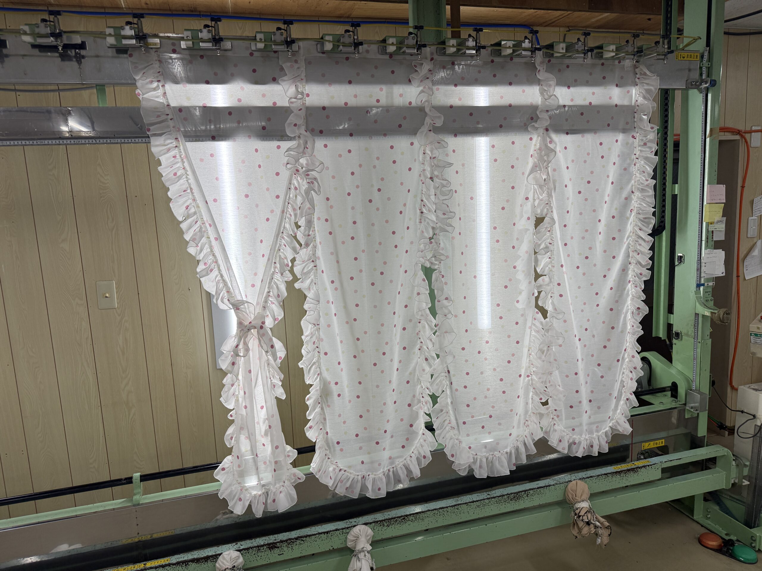 https://curtain-nawate.com/works/%e4%b8%96%e7%95%8c%e3%81%a7%e4%b8%80%e3%81%a4%e3%81%a0%e3%81%91%e3%81%ae%e3%82%ab%e3%83%95%e3%82%a7%e3%82%ab%e3%83%bc%e3%83%86%e3%83%b3%e7%b6%9a%e3%81%8d/