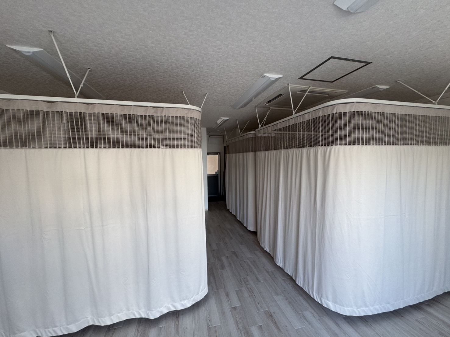 間仕切りカーテン直方の写真3