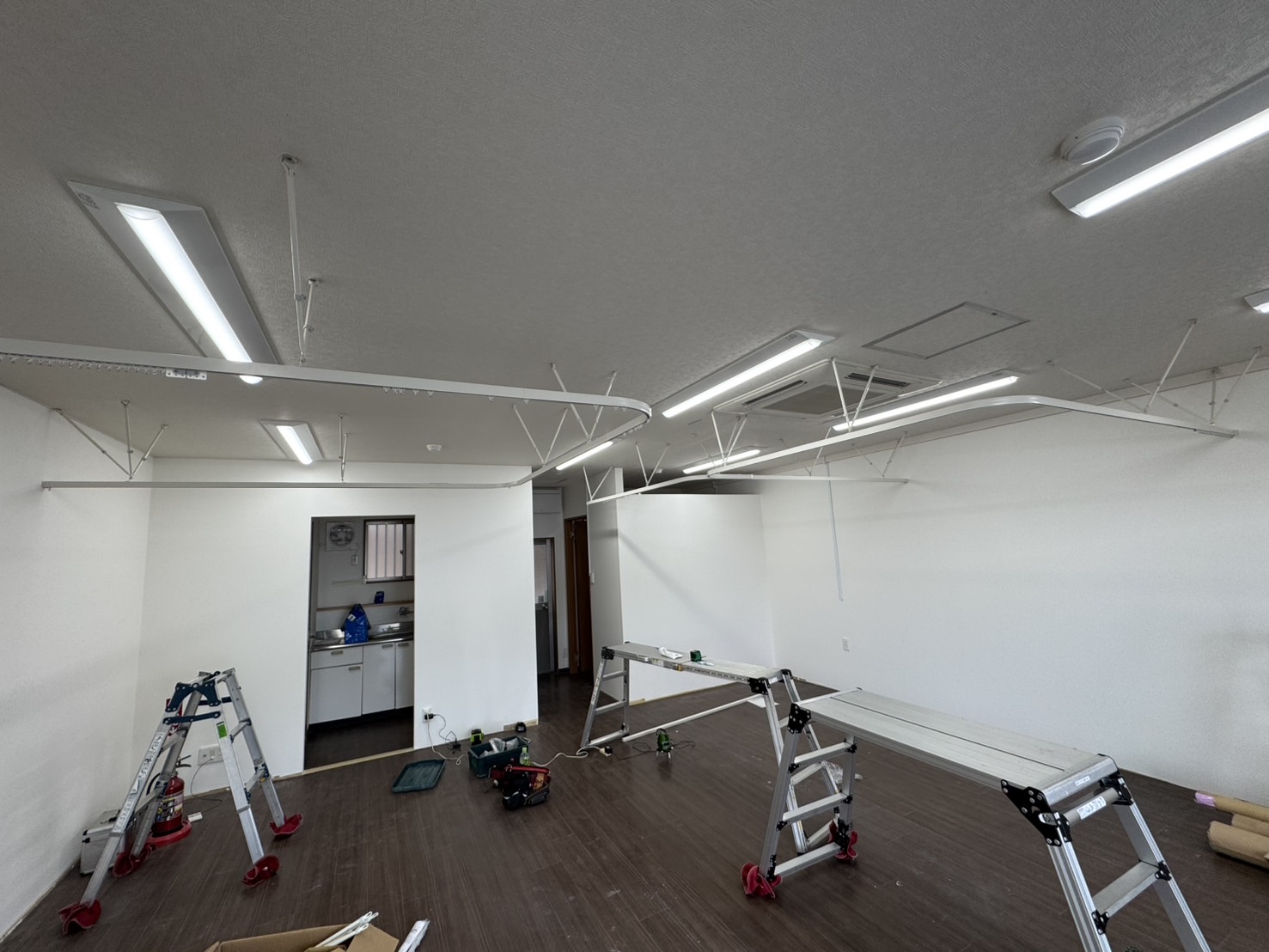 https://curtain-nawate.com/works/%e9%96%93%e4%bb%95%e5%88%87%e3%82%8a%e3%82%ab%e3%83%bc%e3%83%86%e3%83%b3%e7%9b%b4%e6%96%b9/